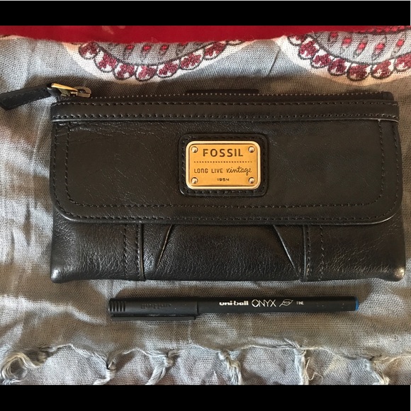 fossil emory clutch wallet